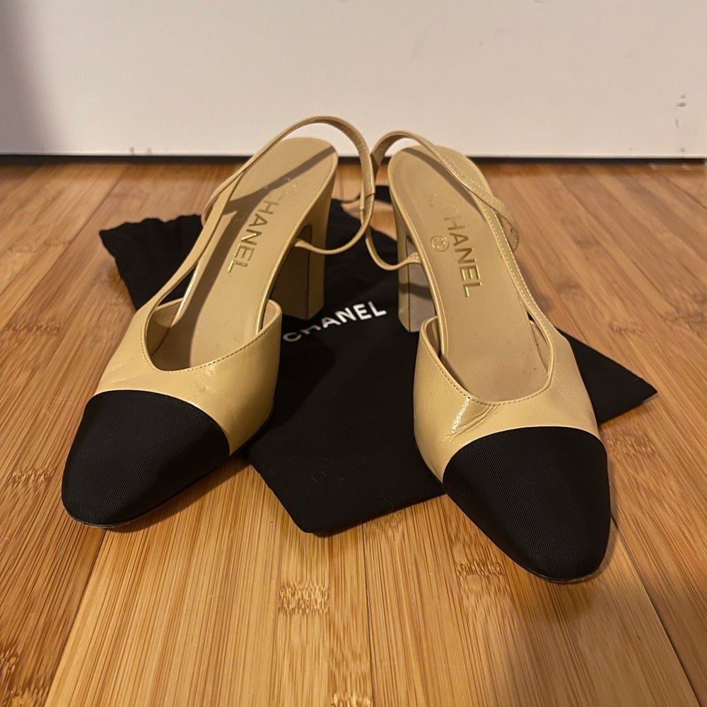 CHANEL Women's Black and Tan Slingback Heels